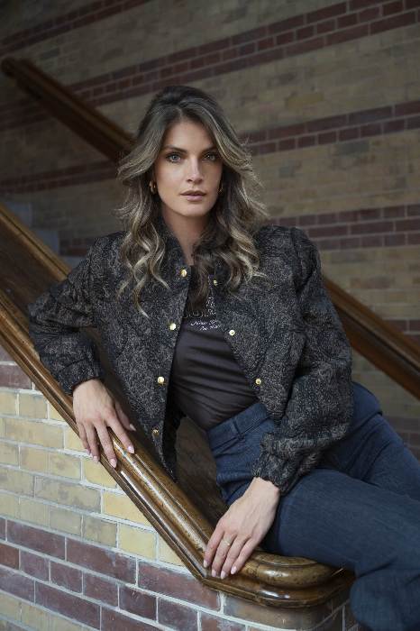 ELVIRA FW25 E4 00002