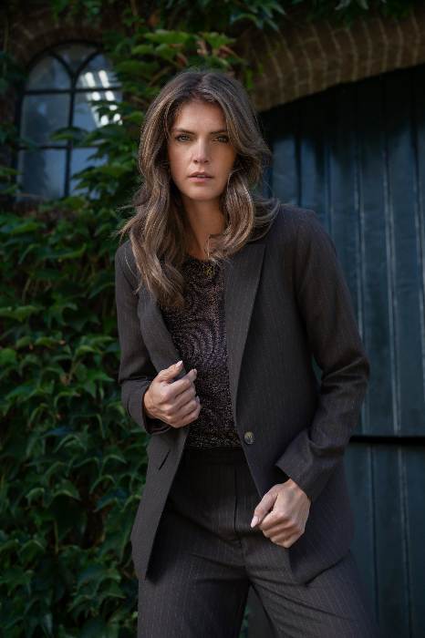 ELVIRA FW25 E5 00007