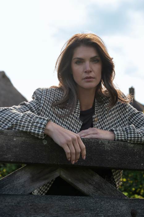 ELVIRA FW25 E5 00044