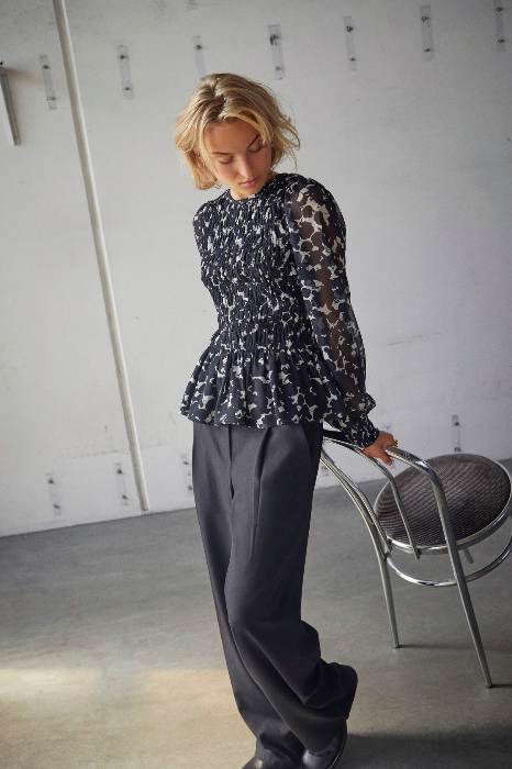 SISTERS POINT FW25 00054