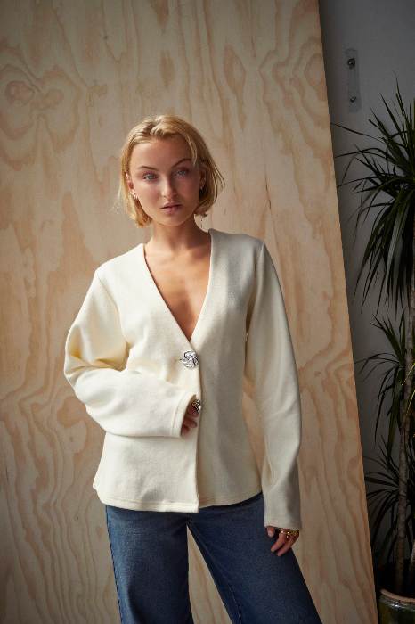 SISTERS POINT FW25 00075